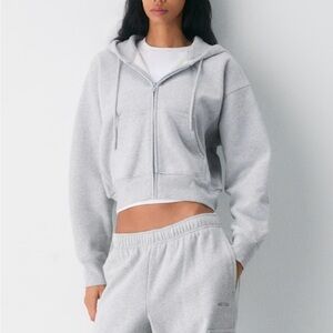 Aritzia Light Gray Zip-Up Hoodie